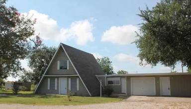 Main picture of 707 Westchester Rd