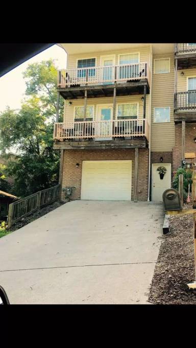 Main picture of 1456 Bergamont St