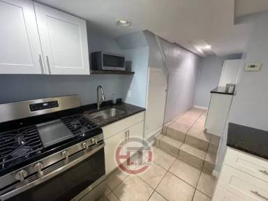 Main picture of 705 Hollywood Ave