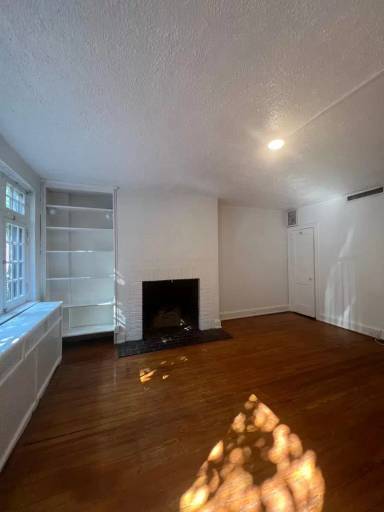Main picture of 341 S Smedley St