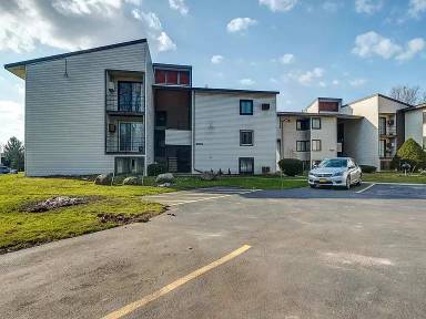 Main picture of 383 Village Blvd N