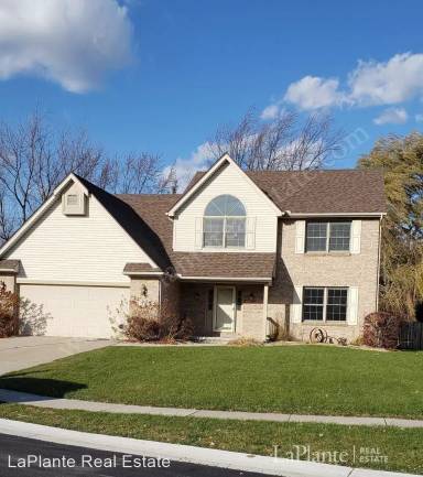 Main picture of 3535 Williamsburg Dr