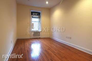 Main picture of 251 W 81st St