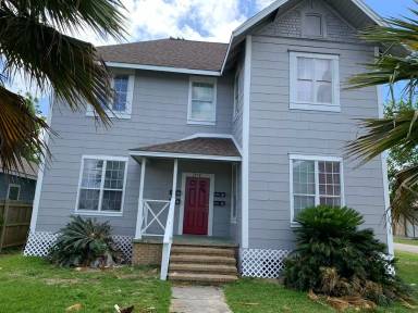 Main picture of 2210 Sabine Pass Ave