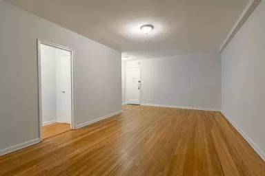 Main picture of 110 W 15th St