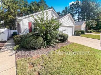 Main picture of 952 W Oaks Dr