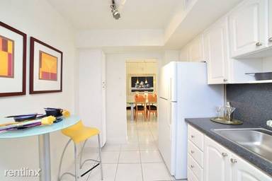 Main picture of 200 Kings Point Dr