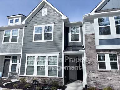 Main picture of 456 La Maison Ave