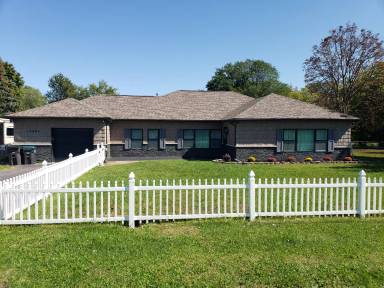 Main picture of 15495 Jackson St