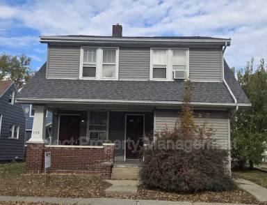 Main picture of 738 3rd St