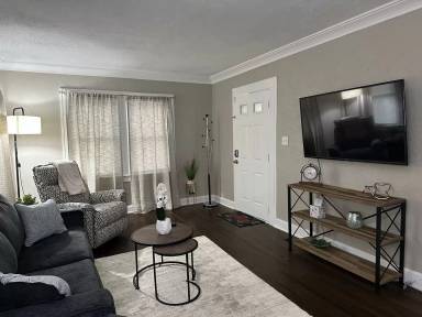 Main picture of 2115 E 68th Ter