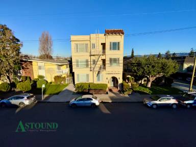 Main picture of 62 Oakes Blvd