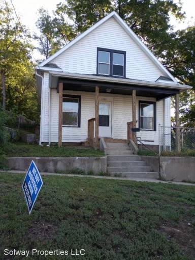 Main picture of 1312 Main St