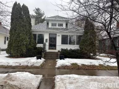 Main picture of 422 E Howard St