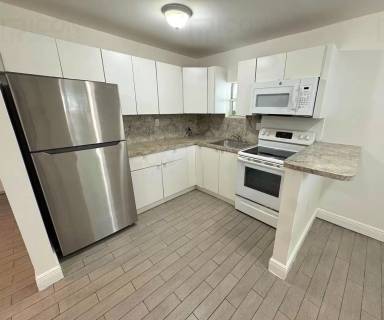 Main picture of 1030 NW 32nd St