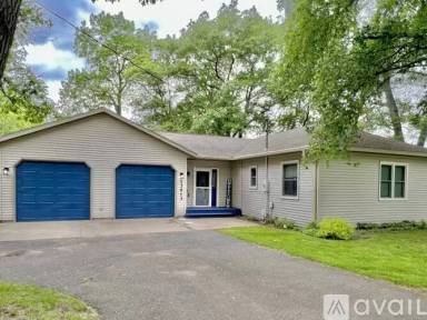 Main picture of 13413 Maplewood Dr
