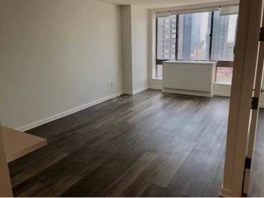 Main picture of 520 W 43 St