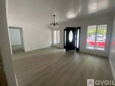 Main picture of 11840 Gilmore St