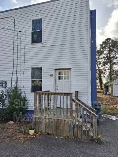 Main picture of 51 Lakeview Ave
