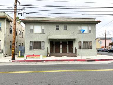Main picture of 1423 E 10th St