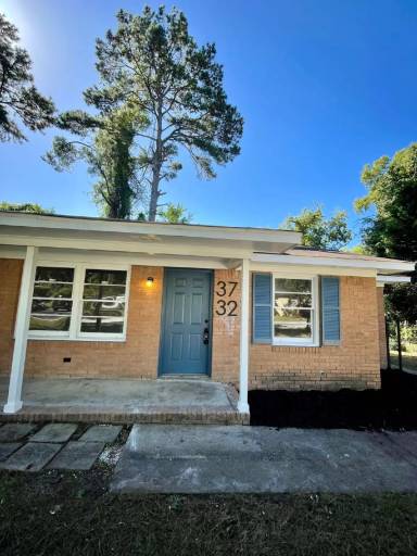 Main picture of 3732 Hickory St