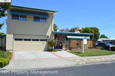 Main picture of 1385 Sangamore St