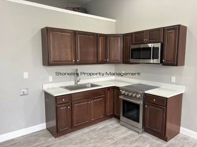 Main picture of 387 Broad Street