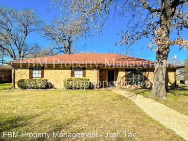 Main picture of 332 Wesley Dr