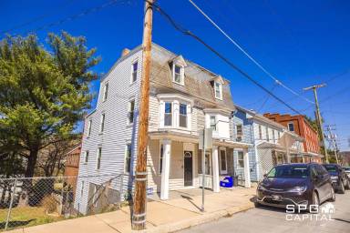 Main picture of 22 E Main St