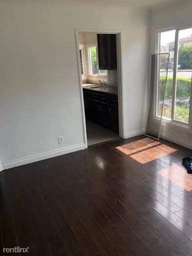 Main picture of 1815 S La Brea Ave