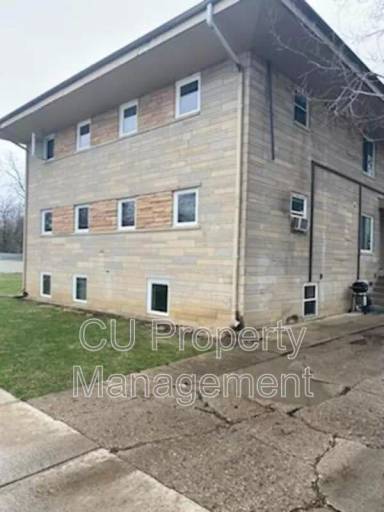 Main picture of 202 S Lynn