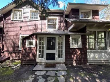 Main picture of 101 Orchard Pl