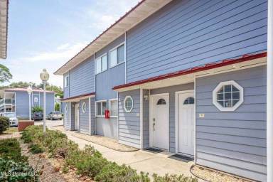 Main picture of Oak Shores