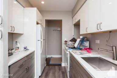 Main picture of 426 W Barry Ave