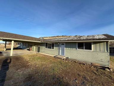 Main picture of 1705 SE Hill Rd