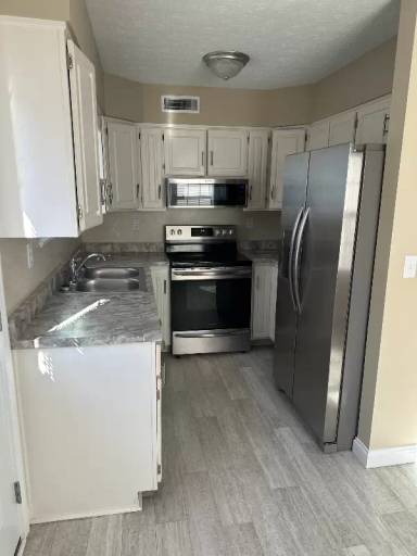 Main picture of 391 N 1st St