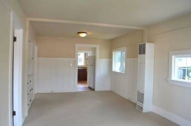 Main picture of 409 Turney St
