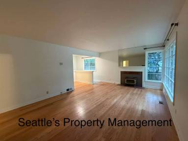 Main picture of 3123 NE 85th St