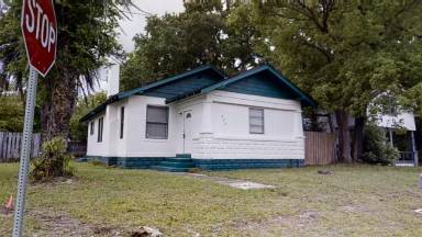 Main picture of 804 Calvert St