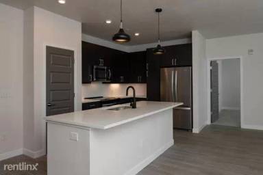 Main picture of 2261 Blake St