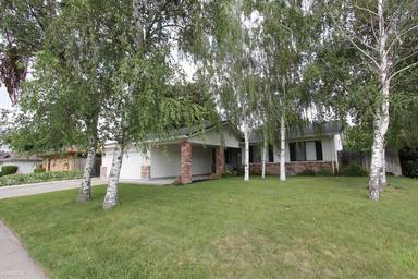 Main picture of 9734 Treetop Dr