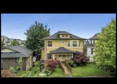 Main picture of 3211 Grand Ave