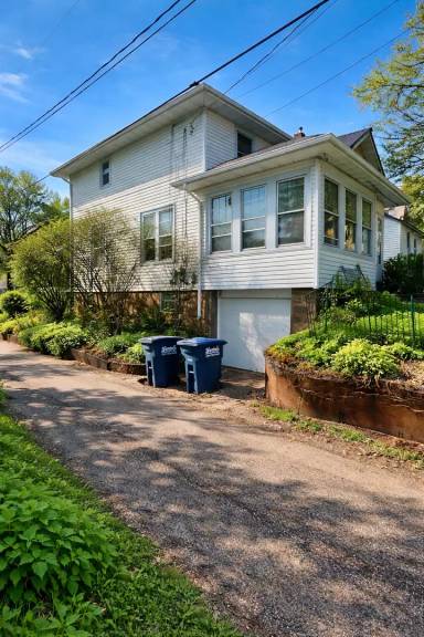 Main picture of 718 N 10th Ave E