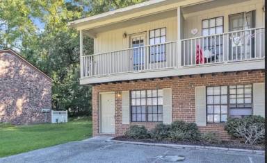 Main picture of 102 Kimeran Ln