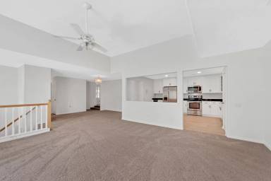 Main picture of 822 Point Way