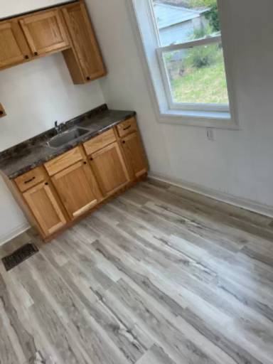 Main picture of 2338 Monroe St