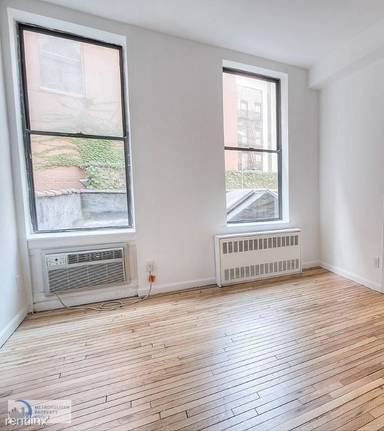 Main picture of 690 Greenwich St