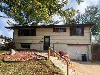 Main picture of 7009 S 79th St