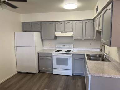 Main picture of 653 S Morris Cir