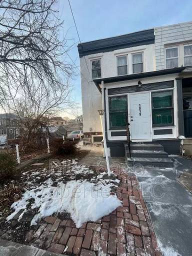 Main picture of 1019 Hollywood Pl